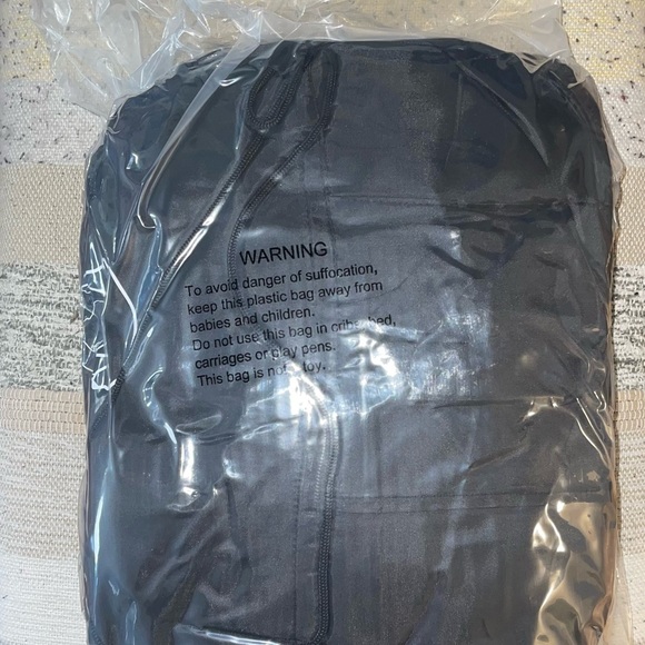 LAZY BEAR Sleeping Bag for 4 Seasons Indoor Outdoor Use, & Waterproof - NWT - Picture 7 of 8
